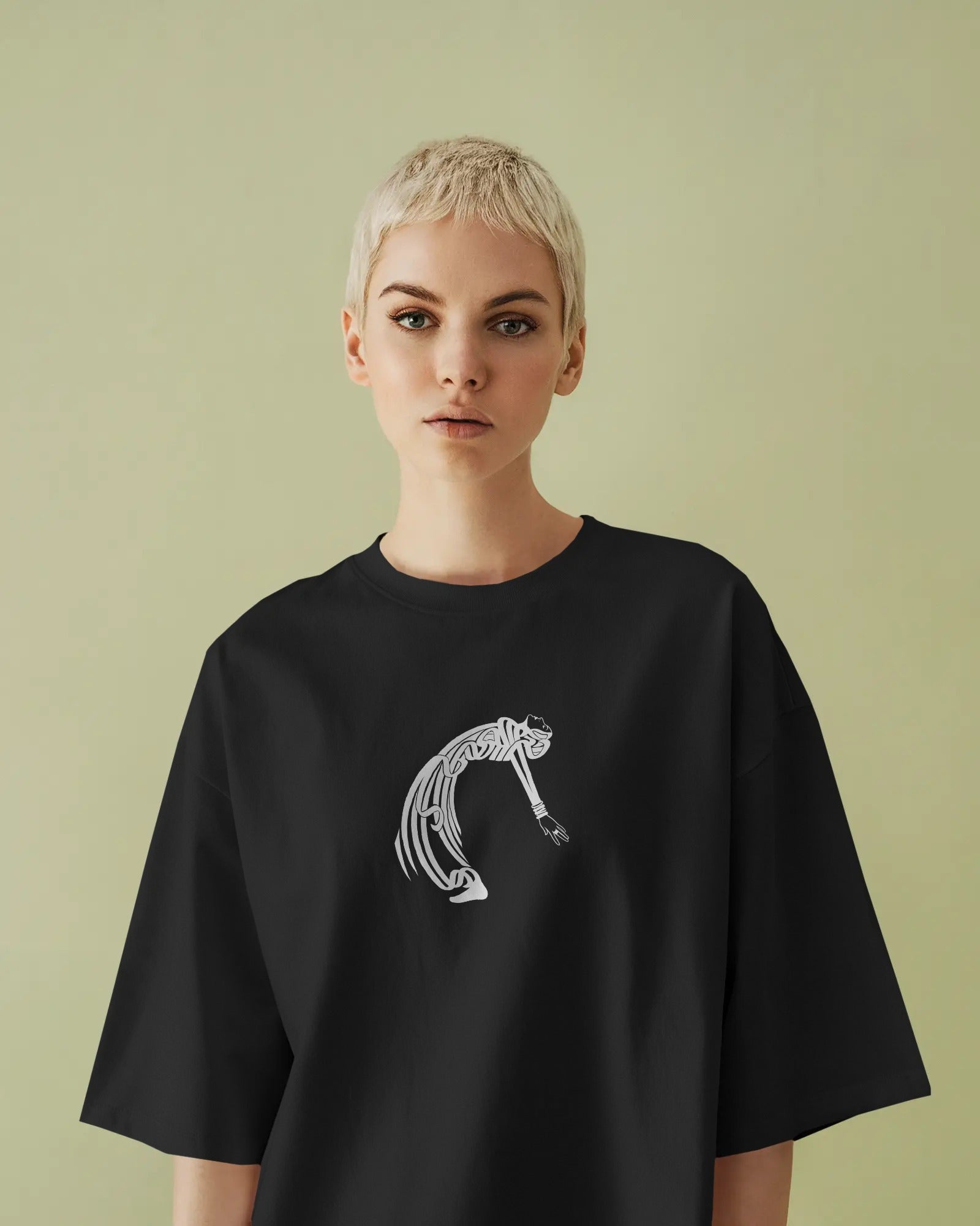 Persian Typography Oversized T-Shirt | Artistic Female Form Design